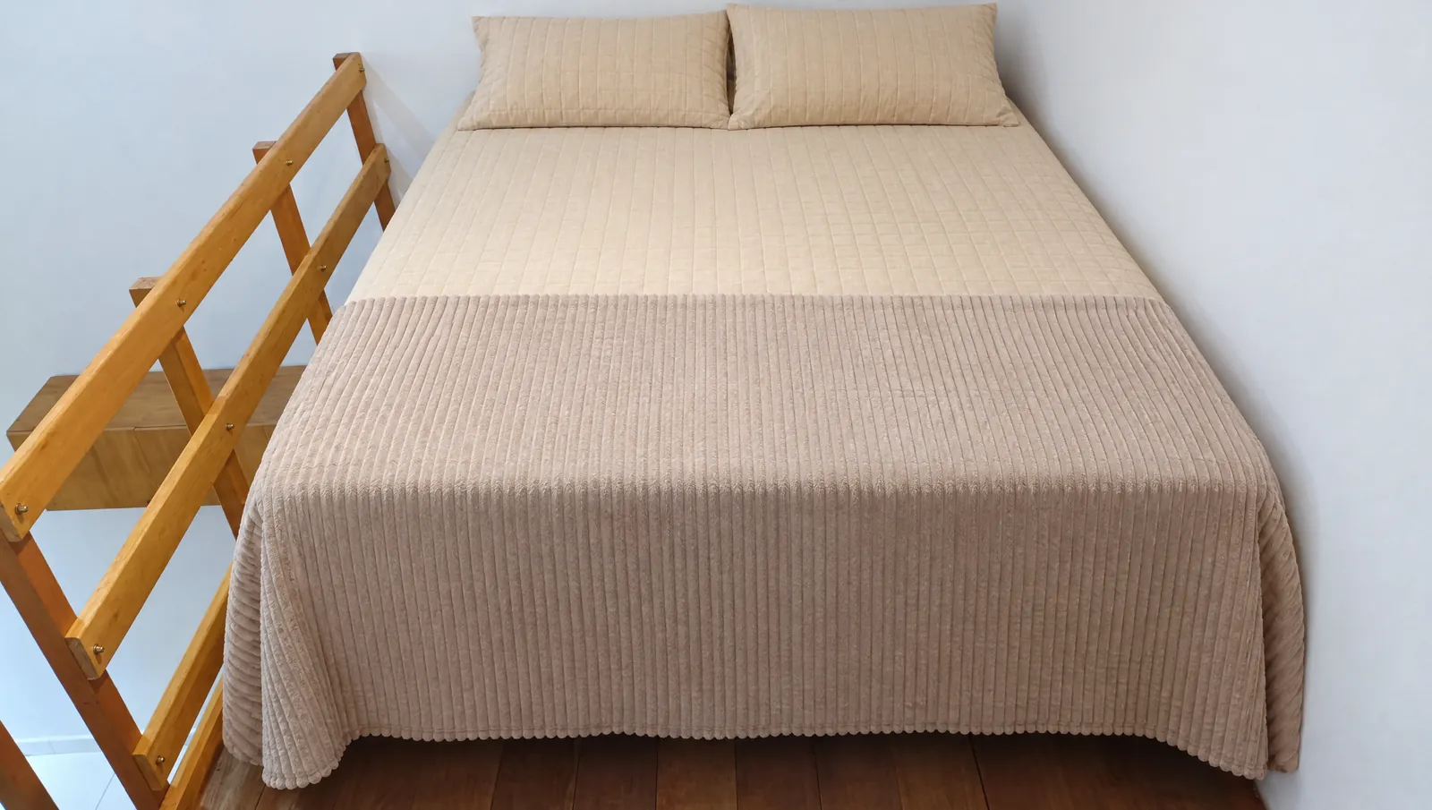 Sleeping loft with double bed